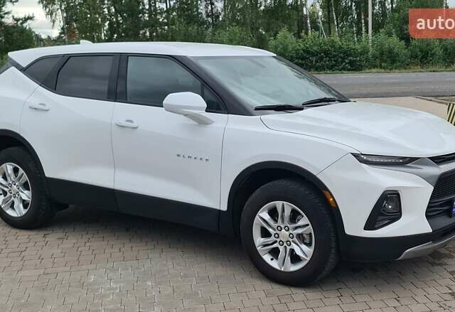 Белый Шевроле Блейзер, объемом двигателя 2.5 л и пробегом 7 тыс. км за 21967 $, фото 3 на Automoto.ua