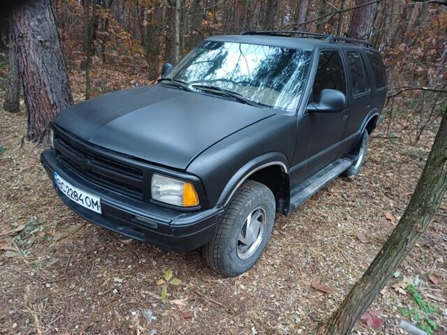 Черный Шевроле Блейзер, объемом двигателя 4.3 л и пробегом 232 тыс. км за 4022 $, фото 2 на Automoto.ua