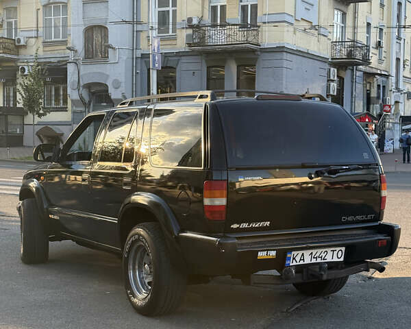 Черный Шевроле Блейзер, объемом двигателя 4.3 л и пробегом 230 тыс. км за 9000 $, фото 4 на Automoto.ua