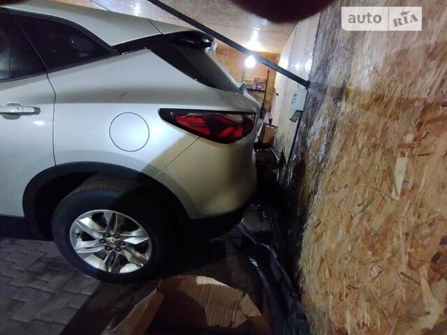 Серый Шевроле Блейзер, объемом двигателя 0 л и пробегом 12 тыс. км за 12757 $, фото 2 на Automoto.ua