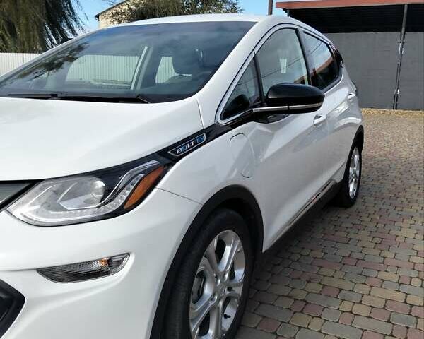 Белый Шевроле Bolt EV, объемом двигателя 0 л и пробегом 66 тыс. км за 13900 $, фото 5 на Automoto.ua