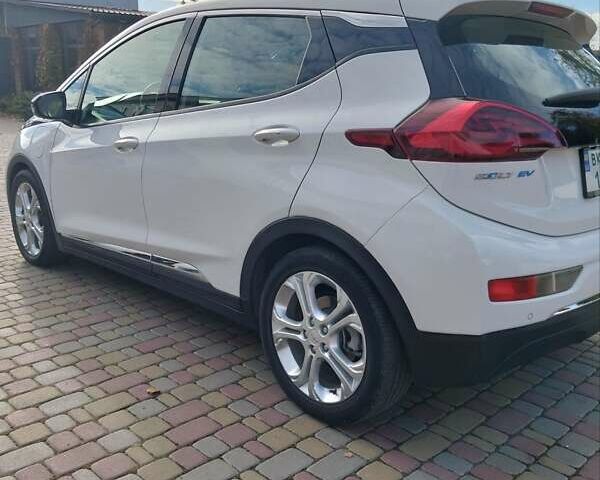 Белый Шевроле Bolt EV, объемом двигателя 0 л и пробегом 66 тыс. км за 13900 $, фото 3 на Automoto.ua