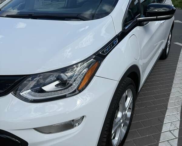 Білий Шевроле Bolt EV, об'ємом двигуна 0 л та пробігом 127 тис. км за 14599 $, фото 1 на Automoto.ua