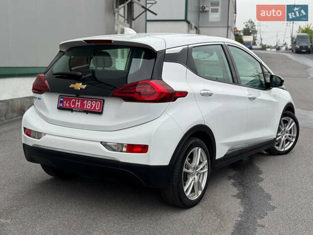 Белый Шевроле Bolt EV, объемом двигателя 0 л и пробегом 80 тыс. км за 12300 $, фото 7 на Automoto.ua