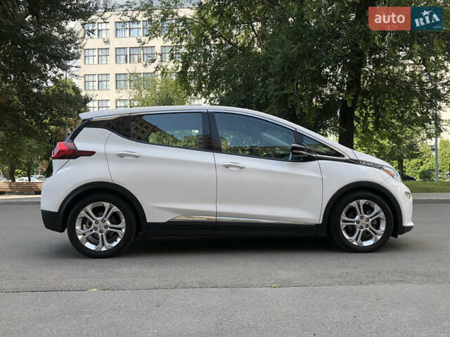 Белый Шевроле Bolt EV, объемом двигателя 0 л и пробегом 159 тыс. км за 13000 $, фото 13 на Automoto.ua