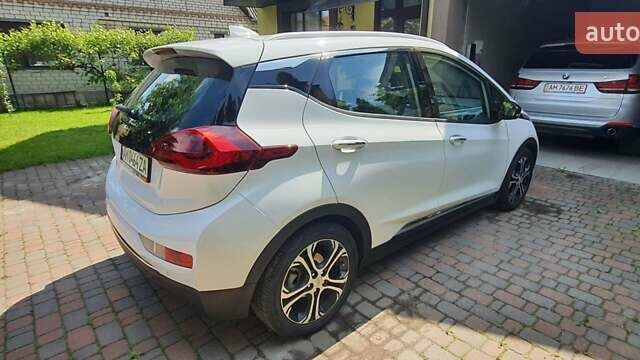 Белый Шевроле Bolt EV, объемом двигателя 0 л и пробегом 75 тыс. км за 14900 $, фото 3 на Automoto.ua