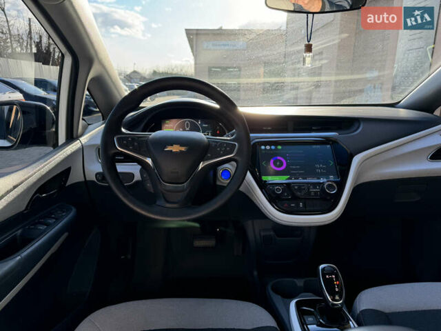 Белый Шевроле Bolt EV, объемом двигателя 0 л и пробегом 155 тыс. км за 13000 $, фото 19 на Automoto.ua
