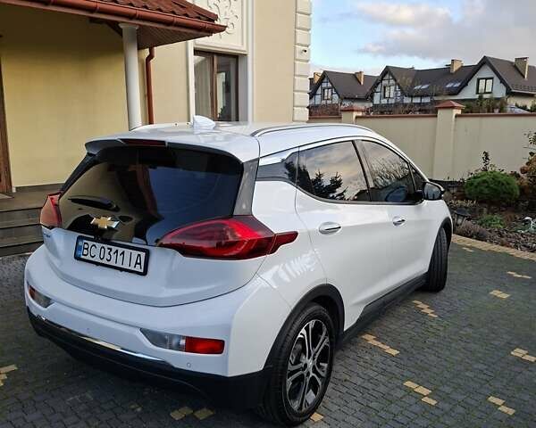 Белый Шевроле Bolt EV, объемом двигателя 0 л и пробегом 107 тыс. км за 16300 $, фото 4 на Automoto.ua