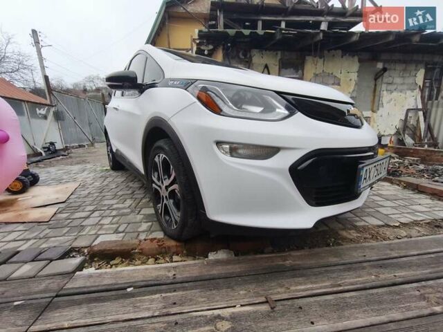 Белый Шевроле Bolt EV, объемом двигателя 0 л и пробегом 128 тыс. км за 14999 $, фото 8 на Automoto.ua