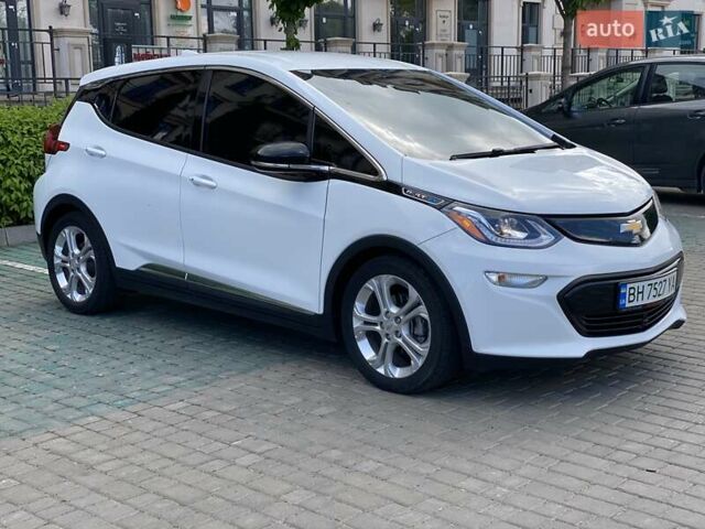 Белый Шевроле Bolt EV, объемом двигателя 0 л и пробегом 125 тыс. км за 15700 $, фото 3 на Automoto.ua
