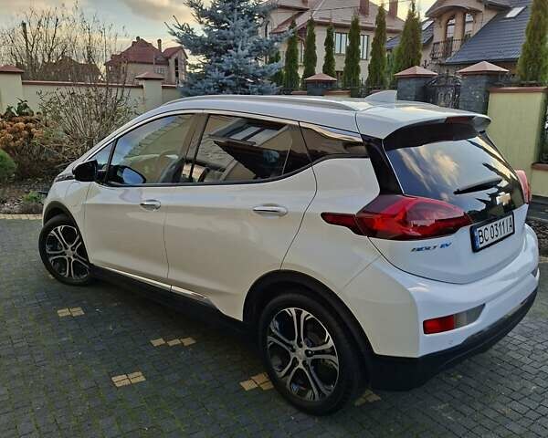 Белый Шевроле Bolt EV, объемом двигателя 0 л и пробегом 107 тыс. км за 16300 $, фото 2 на Automoto.ua