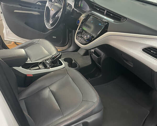 Белый Шевроле Bolt EV, объемом двигателя 0 л и пробегом 187 тыс. км за 14200 $, фото 10 на Automoto.ua