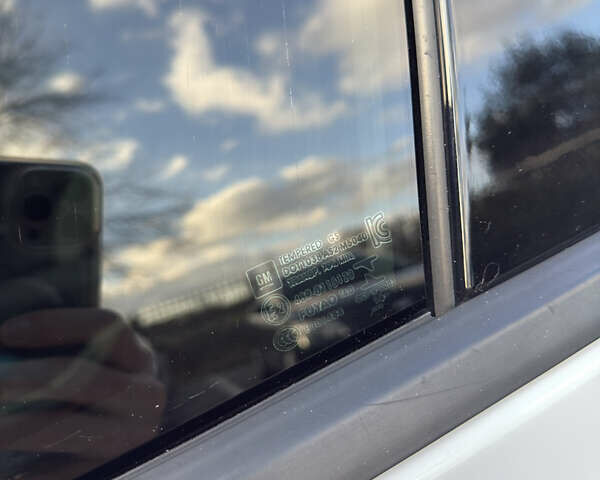 Білий Шевроле Bolt EV, об'ємом двигуна 0 л та пробігом 118 тис. км за 14300 $, фото 25 на Automoto.ua