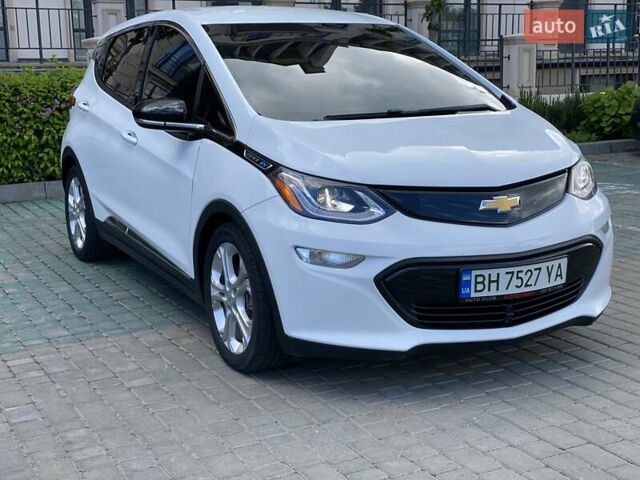 Белый Шевроле Bolt EV, объемом двигателя 0 л и пробегом 125 тыс. км за 15700 $, фото 1 на Automoto.ua
