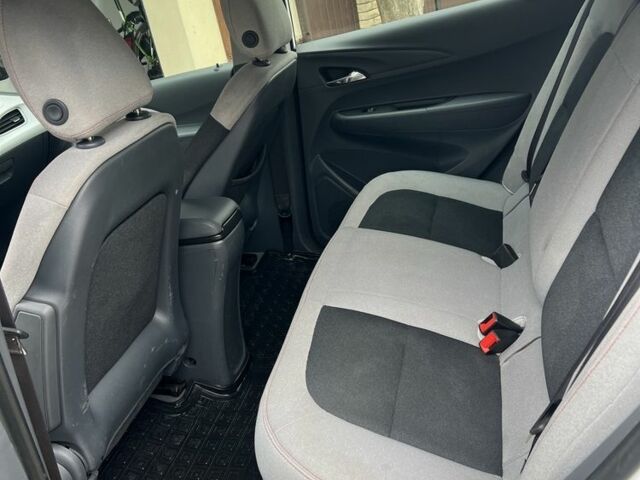 Шевроле Bolt EV 2017 в Умани на Automoto.ua Белый Шевроле Bolt EV, объемом двигателя 0 л и пробегом 143 тыс. км за 15000 $, фото 2 на Automoto.ua