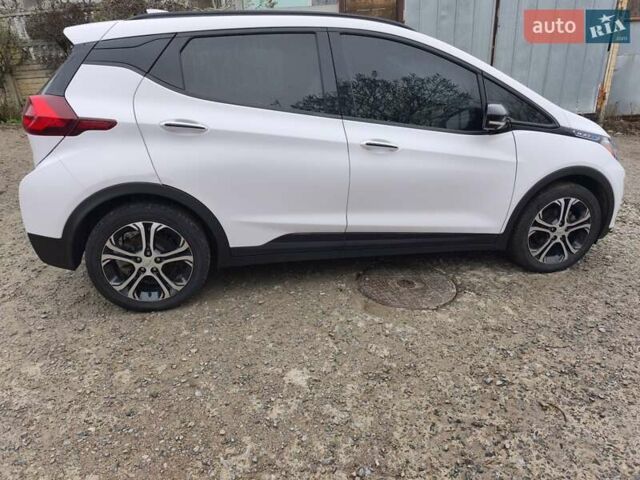 Белый Шевроле Bolt EV, объемом двигателя 0 л и пробегом 128 тыс. км за 14999 $, фото 3 на Automoto.ua