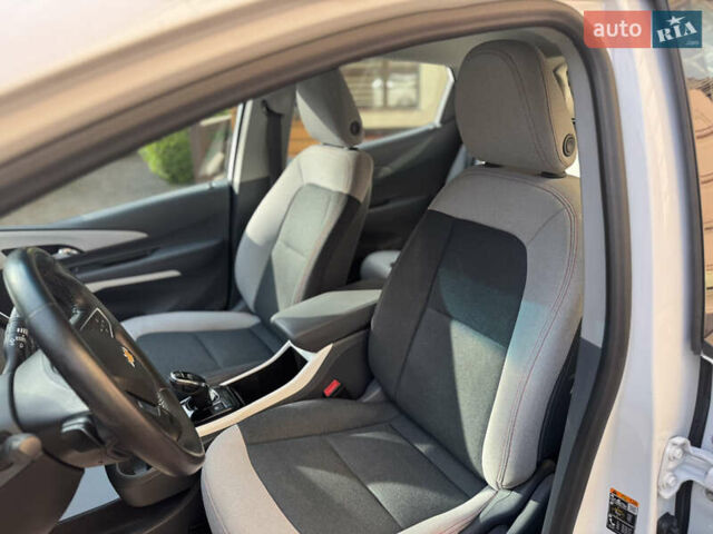 Белый Шевроле Bolt EV, объемом двигателя 0 л и пробегом 154 тыс. км за 13900 $, фото 10 на Automoto.ua