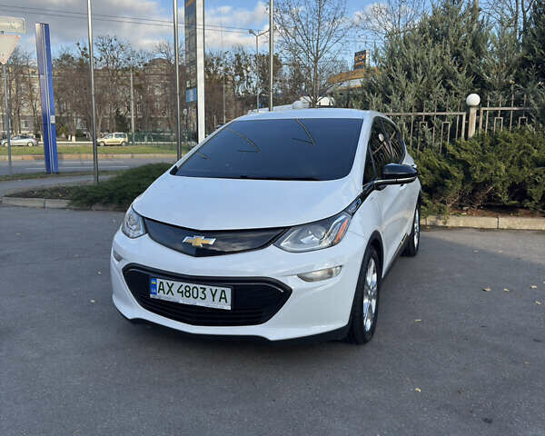 Білий Шевроле Bolt EV, об'ємом двигуна 0 л та пробігом 118 тис. км за 14300 $, фото 1 на Automoto.ua