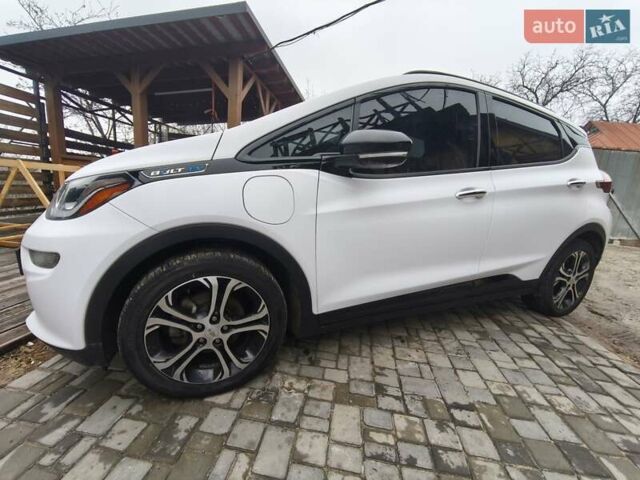 Белый Шевроле Bolt EV, объемом двигателя 0 л и пробегом 128 тыс. км за 14999 $, фото 7 на Automoto.ua