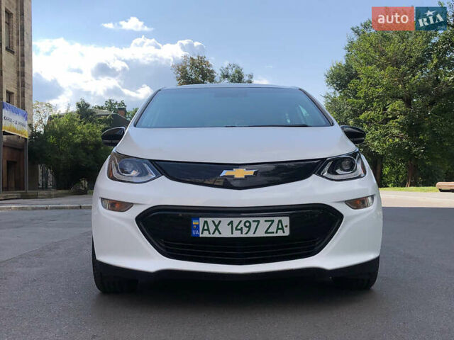 Белый Шевроле Bolt EV, объемом двигателя 0 л и пробегом 159 тыс. км за 13000 $, фото 1 на Automoto.ua