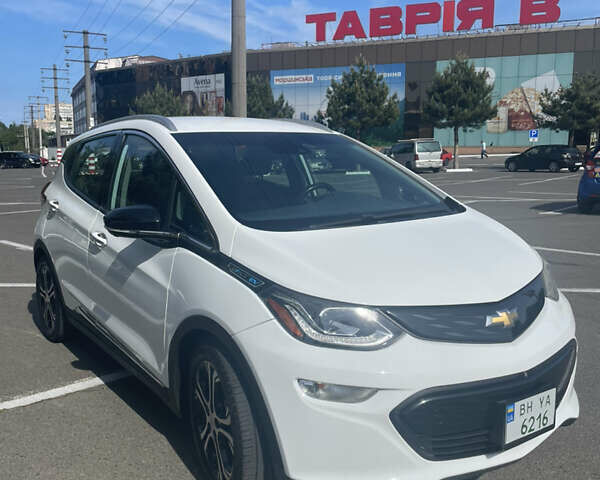 Белый Шевроле Bolt EV, объемом двигателя 0 л и пробегом 187 тыс. км за 14200 $, фото 1 на Automoto.ua