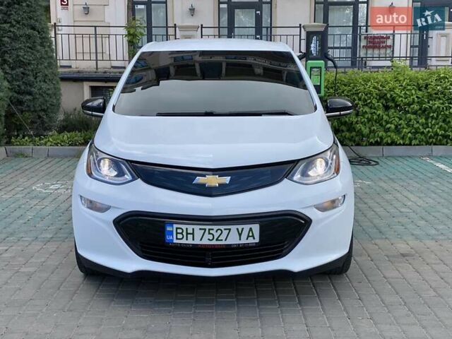 Белый Шевроле Bolt EV, объемом двигателя 0 л и пробегом 125 тыс. км за 15700 $, фото 2 на Automoto.ua