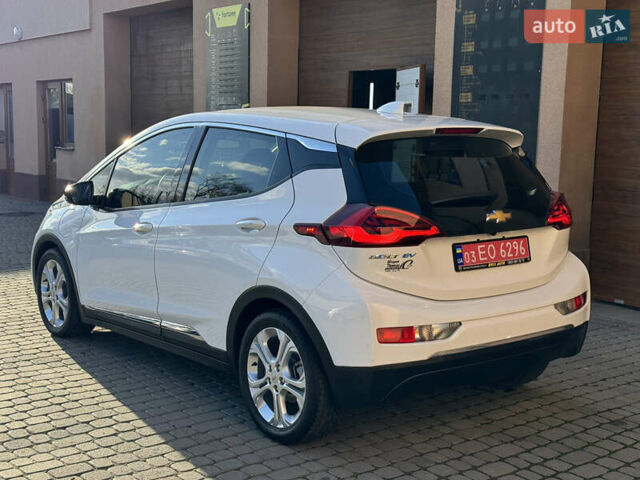 Белый Шевроле Bolt EV, объемом двигателя 0 л и пробегом 155 тыс. км за 13000 $, фото 11 на Automoto.ua