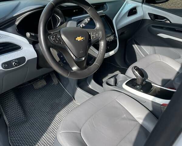 Белый Шевроле Bolt EV, объемом двигателя 0 л и пробегом 260 тыс. км за 14900 $, фото 17 на Automoto.ua