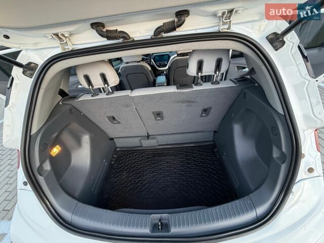 Білий Шевроле Bolt EV, об'ємом двигуна 0 л та пробігом 151 тис. км за 13900 $, фото 33 на Automoto.ua