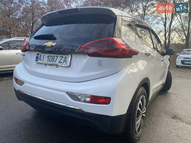 Белый Шевроле Bolt EV, объемом двигателя 0 л и пробегом 147 тыс. км за 12999 $, фото 4 на Automoto.ua