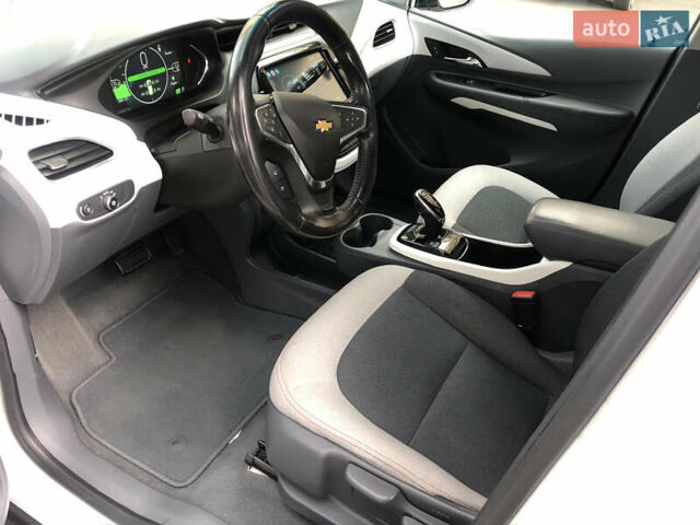 Белый Шевроле Bolt EV, объемом двигателя 0 л и пробегом 159 тыс. км за 13000 $, фото 30 на Automoto.ua
