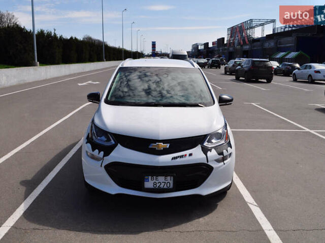 Белый Шевроле Bolt EV, объемом двигателя 0 л и пробегом 115 тыс. км за 18000 $, фото 2 на Automoto.ua