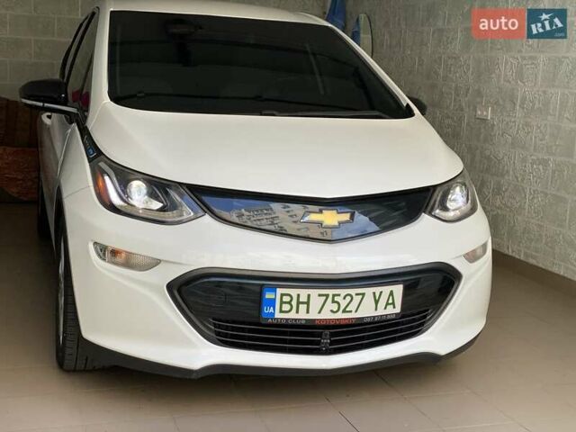 Белый Шевроле Bolt EV, объемом двигателя 0 л и пробегом 125 тыс. км за 15700 $, фото 15 на Automoto.ua