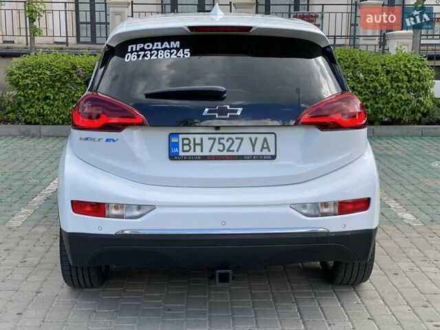 Белый Шевроле Bolt EV, объемом двигателя 0 л и пробегом 125 тыс. км за 15700 $, фото 7 на Automoto.ua