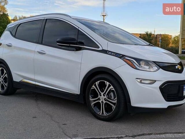 Белый Шевроле Bolt EV, объемом двигателя 0 л и пробегом 140 тыс. км за 14300 $, фото 5 на Automoto.ua