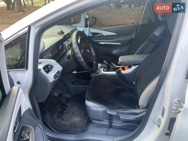 Белый Шевроле Bolt EV, объемом двигателя 0 л и пробегом 147 тыс. км за 12999 $, фото 11 на Automoto.ua