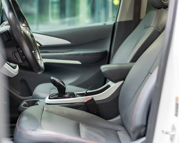 Білий Шевроле Bolt EV, об'ємом двигуна 0 л та пробігом 135 тис. км за 14300 $, фото 18 на Automoto.ua