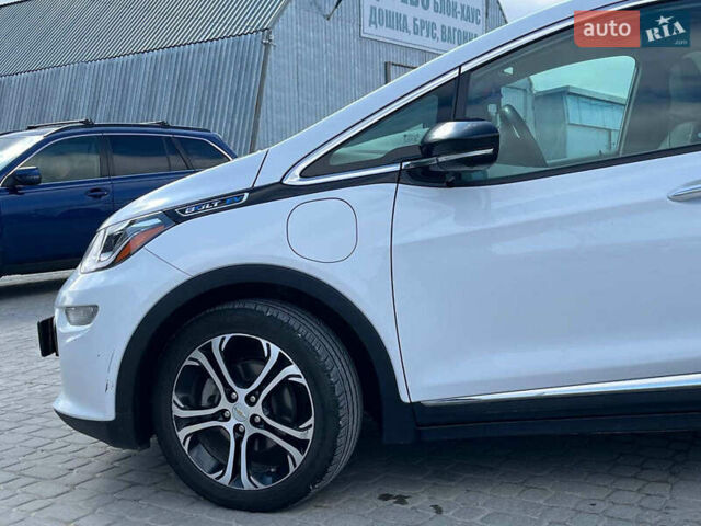 Белый Шевроле Bolt EV, объемом двигателя 0 л и пробегом 219 тыс. км за 12800 $, фото 33 на Automoto.ua
