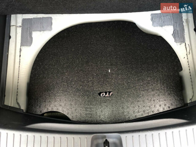 Белый Шевроле Bolt EV, объемом двигателя 0 л и пробегом 159 тыс. км за 13000 $, фото 53 на Automoto.ua