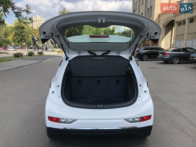 Белый Шевроле Bolt EV, объемом двигателя 0 л и пробегом 159 тыс. км за 13000 $, фото 23 на Automoto.ua