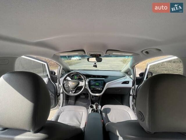 Белый Шевроле Bolt EV, объемом двигателя 0 л и пробегом 260 тыс. км за 14900 $, фото 11 на Automoto.ua