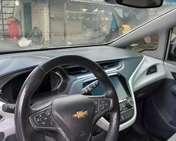 Белый Шевроле Bolt EV, объемом двигателя 0 л и пробегом 70 тыс. км за 16500 $, фото 14 на Automoto.ua