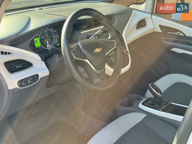 Белый Шевроле Bolt EV, объемом двигателя 0 л и пробегом 155 тыс. км за 13000 $, фото 16 на Automoto.ua
