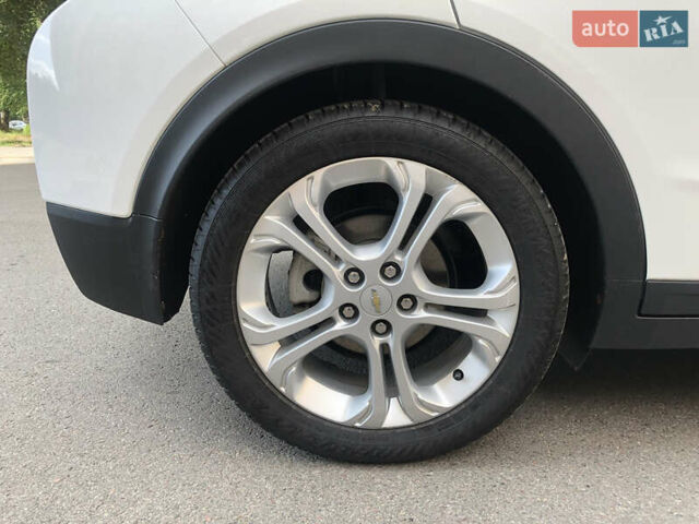 Белый Шевроле Bolt EV, объемом двигателя 0 л и пробегом 159 тыс. км за 13000 $, фото 26 на Automoto.ua