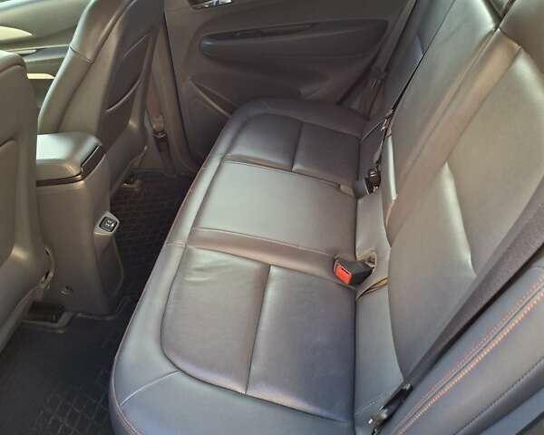 Белый Шевроле Bolt EV, объемом двигателя 0 л и пробегом 107 тыс. км за 16300 $, фото 9 на Automoto.ua