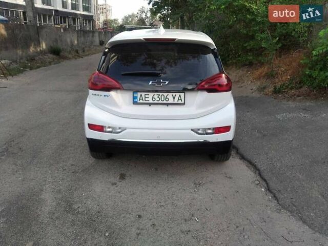 Белый Шевроле Bolt EV, объемом двигателя 0 л и пробегом 82 тыс. км за 12700 $, фото 6 на Automoto.ua