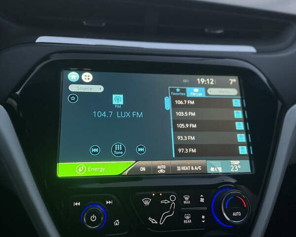 Белый Шевроле Bolt EV, объемом двигателя 0 л и пробегом 39 тыс. км за 14400 $, фото 16 на Automoto.ua