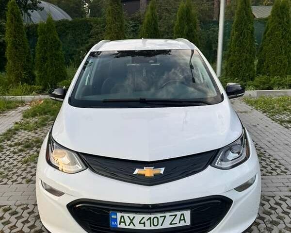Белый Шевроле Bolt EV, объемом двигателя 0 л и пробегом 194 тыс. км за 15500 $, фото 1 на Automoto.ua