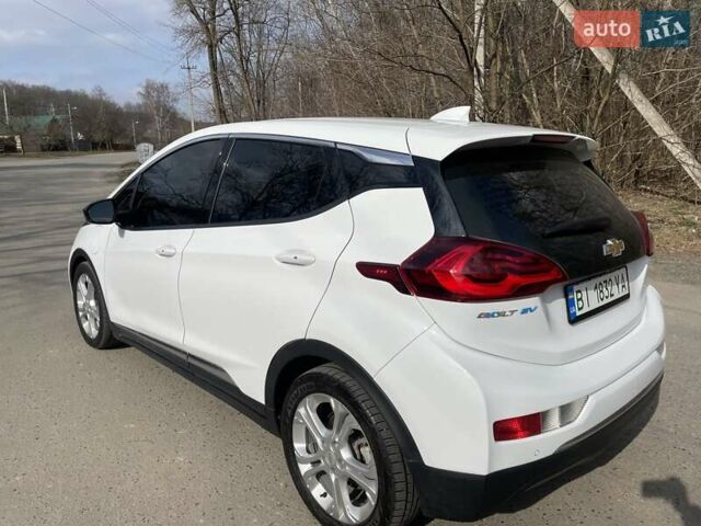 Белый Шевроле Bolt EV, объемом двигателя 0 л и пробегом 260 тыс. км за 14900 $, фото 4 на Automoto.ua