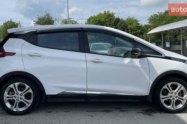Белый Шевроле Bolt EV, объемом двигателя 0 л и пробегом 170 тыс. км за 13799 $, фото 5 на Automoto.ua